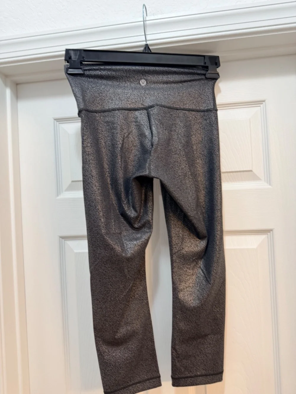 Lululemon Silver-Black Capri Leggings –‎ Size 4